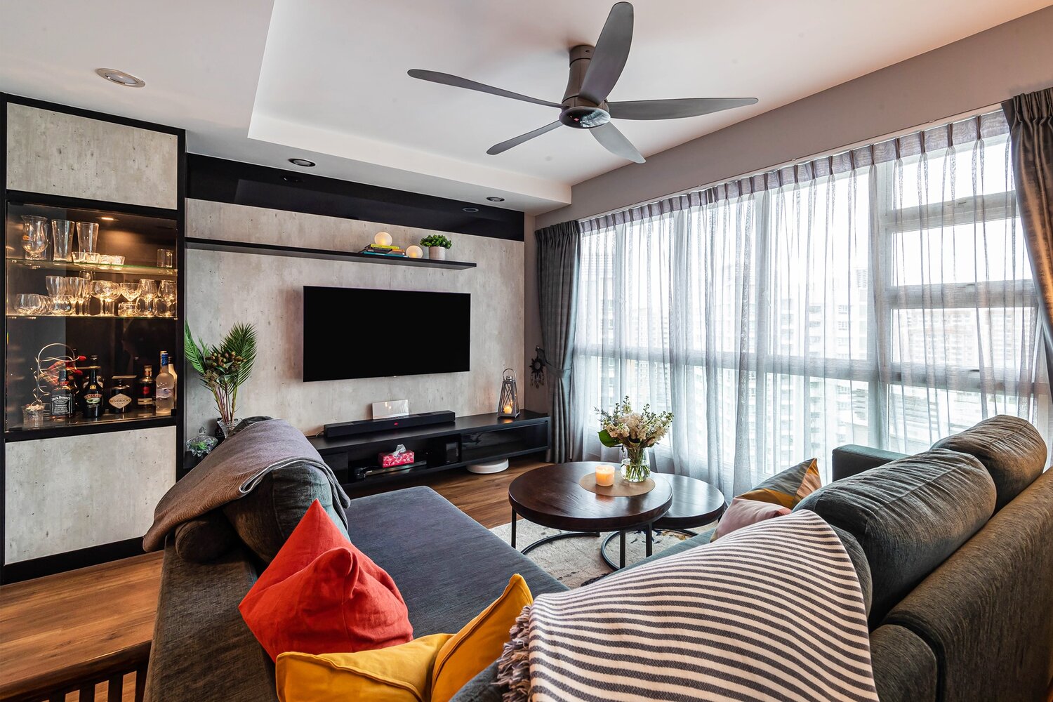 607A Edgefield Plains 4 Room Resale Flat Living Room