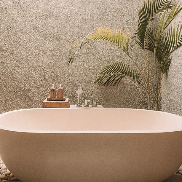 indoor bathtub